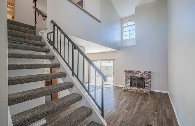 Charming 3-Bedroom Home in the Mountain View Court Community! Gallery 3