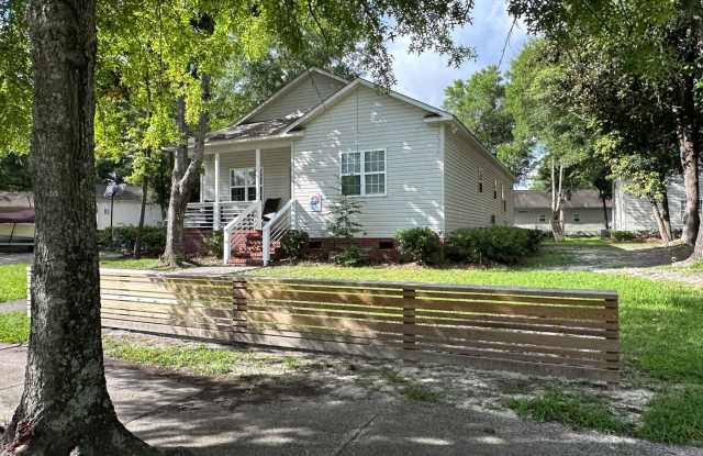 4 Bed Single Family Home - Student Friendly - Close to Campus photos photos