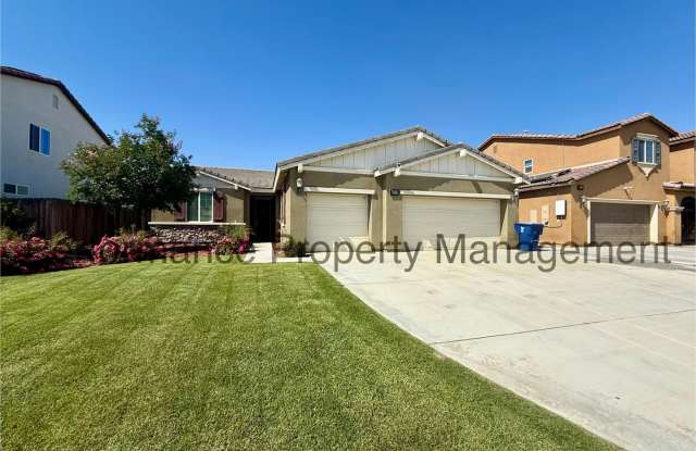 Spacious 4 Bed/2 Bath SW Bakersfield Home w/ RBP & $0 Deposit Option photos photos