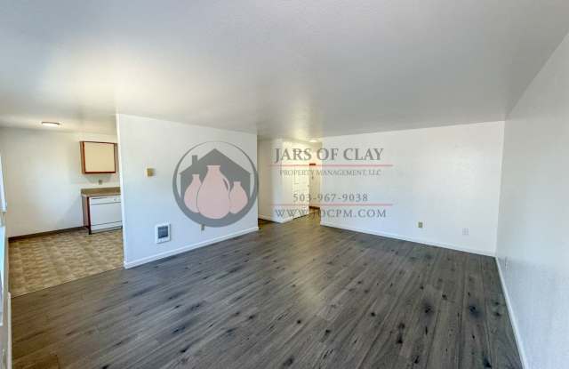 1/2 Off First Full Month's Rent | 2 Bed/1 Bath in Keizer | Ground Floor | W/D Hookups Gallery 2