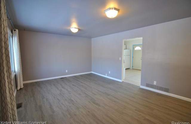 22281 Poinciana Street Gallery 3