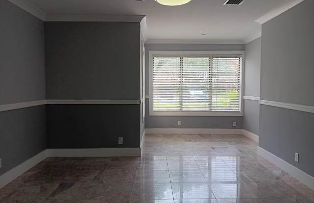 3440 PINEWALK Drive N Gallery 4