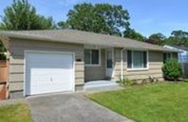 5709 Mt Tacoma Dr SW - 5709 Mount Tacoma Drive Southwest, Lakewood, WA 98499