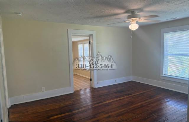 713 Greenfield Ave SW #2 Gallery 1