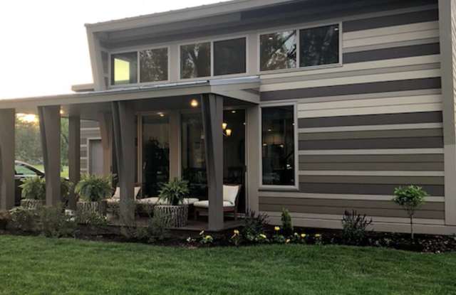 Contemporary Custom Built Energy Efficient homes Minutes from downtown & University Gallery 3