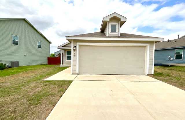 Spacious 3-Bedroom Home With Resort-Style Amenities- Pool, Dog Park And More! photos photos