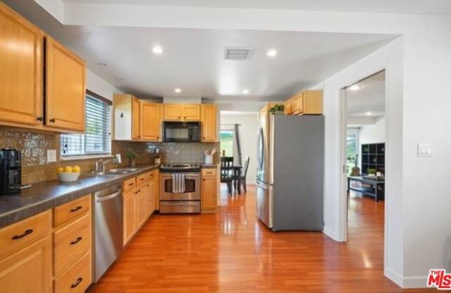 2590 Scott Pl Gallery 3