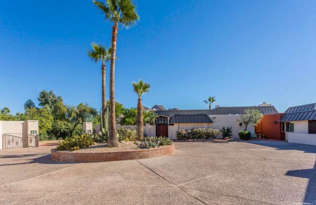 4544 E Pebble Ridge Rd - 4544 East Pebble Ridge Road, Paradise Valley, AZ 85253