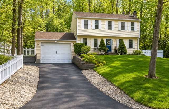 Beautiful Single Family at 42 Clarke Road Fiskdale, MA for Rent! photos photos