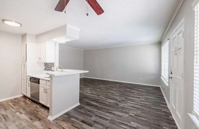 The Burgundy Apartments Gallery 4