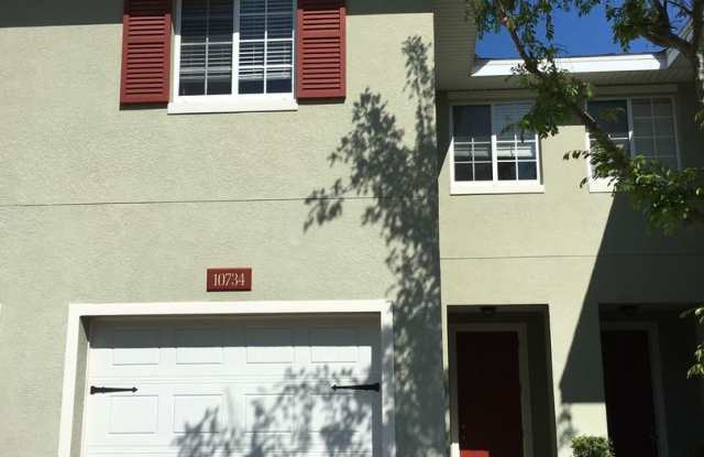10734 Regent Square Drive. - 10734 Regent Square Dr, Alafaya, FL 32825