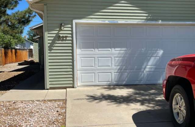 3 Bedroom Home with Shop photos photos 3 Bedroom Home with Shop photos photos