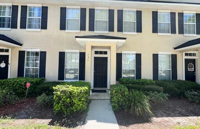 Live Easy in this 3 bedroom, 2.5 bath located in Plantation Village, Orange Park! photos photos