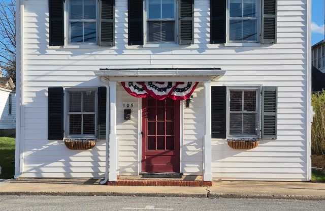 105 E CONGRESS STREET - 105 East Congress Street, Charles Town, WV 25414