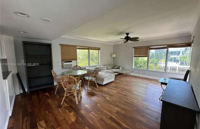 90 Isle Of Venice Dr photos photos