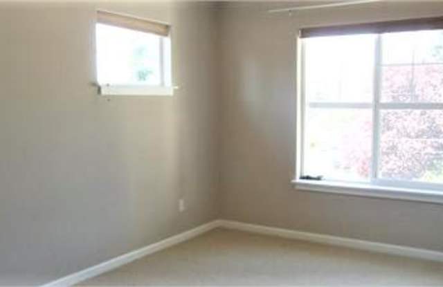 17518 12th Avenue Northeast - AUnit A Gallery 4