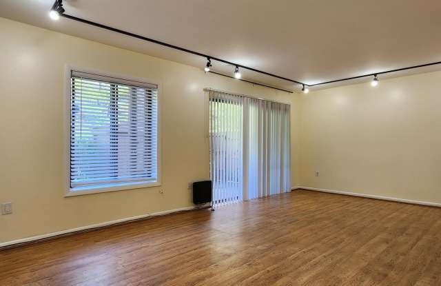 6934 HANOVER PARKWAY photos photos