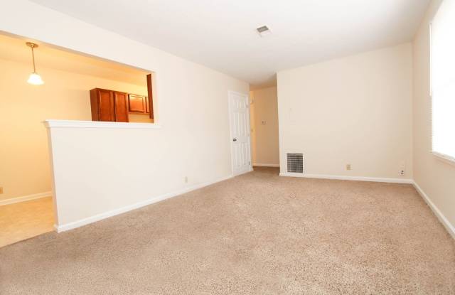 Royal Court Apartments, LLC photos photos