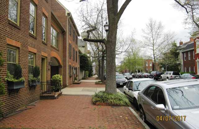 204 N COLUMBUS STREET Gallery 3