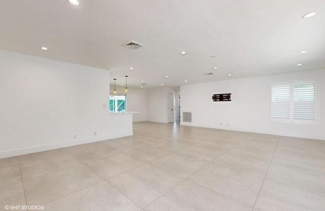 200 SW 6th Avenue Gallery 4