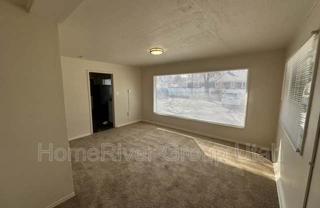 1985 S 700 E Upstairs Gallery 1