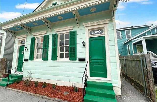 1020 N ROCHEBLAVE Street photos photos