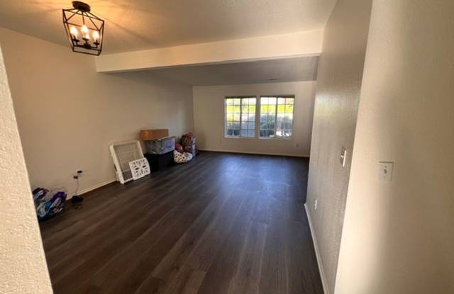 1691 N. Mountain #B Gallery 4