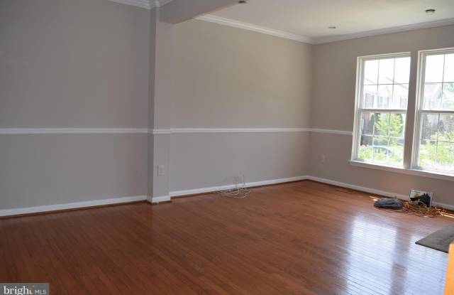 9333 MAXWELL Court Gallery 3