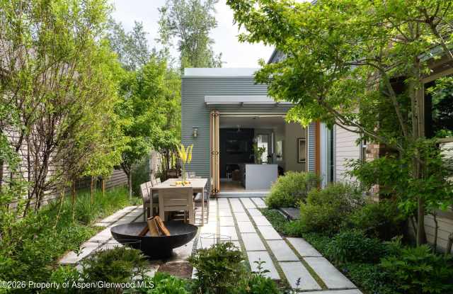1006 E Cooper Avenue Gallery 4