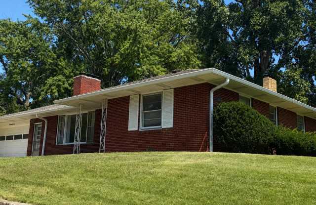 Charming 2-Bedroom Home in a Quiet Neighborhood Gallery 4