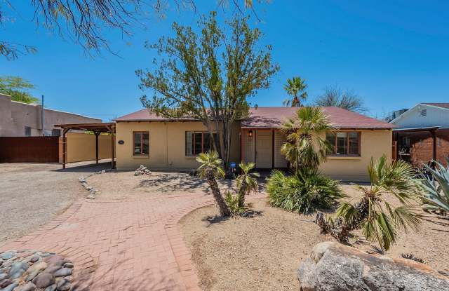 Great Central Location- Spacious  charming 3 bdrm/2 bath, minutes from UA/Downtown! photos photos