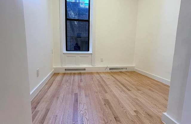 1430 Lexington Ave Apt 32E Gallery 2