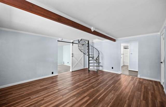Updated 4BR Lidgerwood Home - Spiral Staircase, Loft & Oversized Garage! Gallery 4