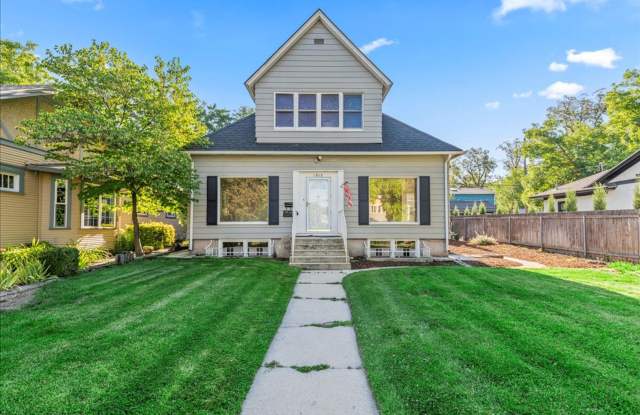 Coveted Northend Location! Spacious 5 bedroom home photos photos