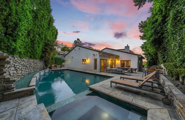 1655 Crescent Heights Blvd photos photos