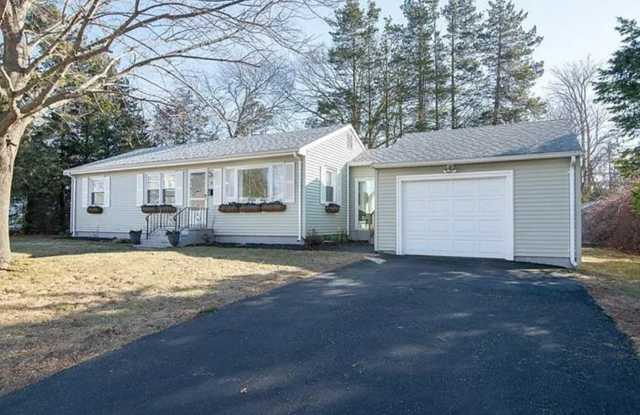 Newly Renovated Single Family Home For Rent in Bristol! photos photos