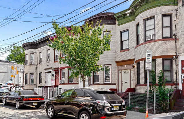 61 CLENDENNY AVE photos photos