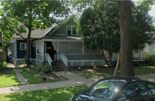 918 5th Street East - 1 photos photos