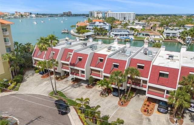 220 SKIFF POINT - 220 Skiff Point, Clearwater, FL 33767