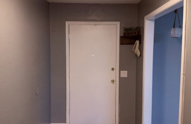 10013 Carnie Cir Gallery 3