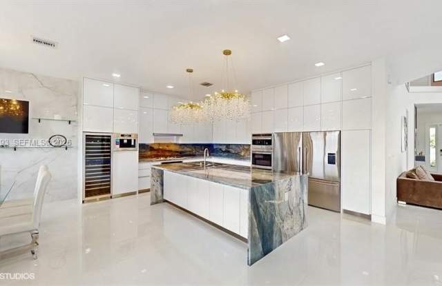 8350 Royal County Down Rd photos photos