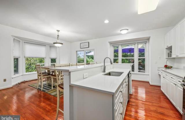 6329 FRANCONIA COMMONS Drive Gallery 4