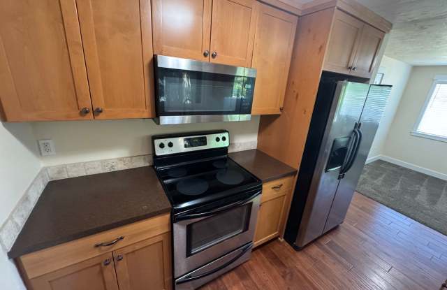 (963) 2850 Newton Place - 3brdm/1.5 Bath Condo Gallery 4