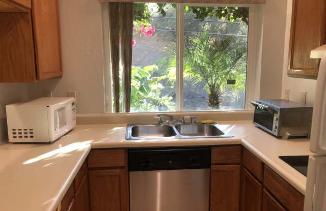 225 Elizabeth Way - 225 Elizabeth Way, San Rafael, CA 94901