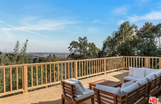 2612 Carman Crest Dr Gallery 2