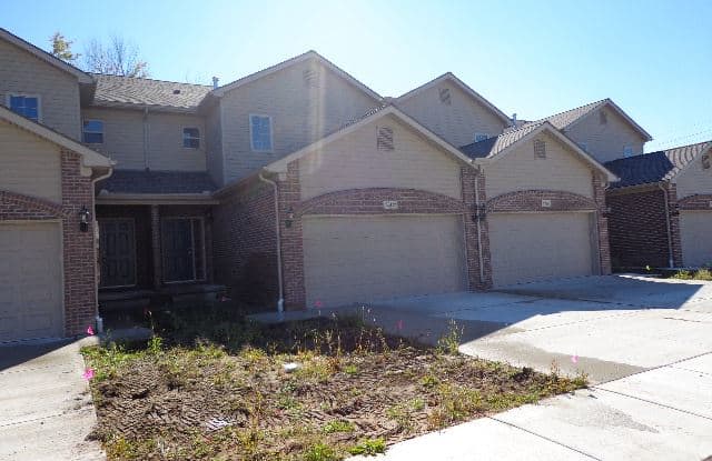 29134 Timber Woods Dr - 29134 Timber Woods Drive, Macomb County, MI 48047