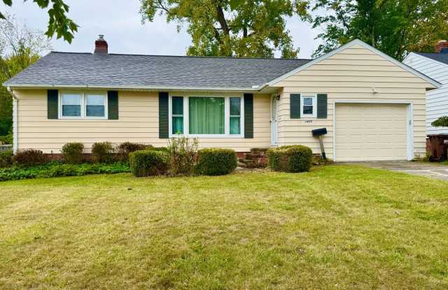 Charming 3-Bed Ranch in Parma FOR RENT! - 1405 Green Acres Drive, Parma, OH 44134