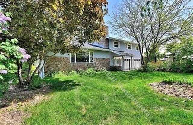 5 Bedroom 3-1/2 Bath House For Rent Gallery 1
