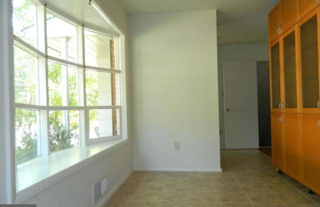 213 ROSS DRIVE SW Gallery 3