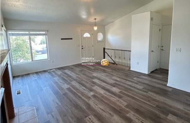 Spacious 5 Bedroom Lehi Home Gallery 4